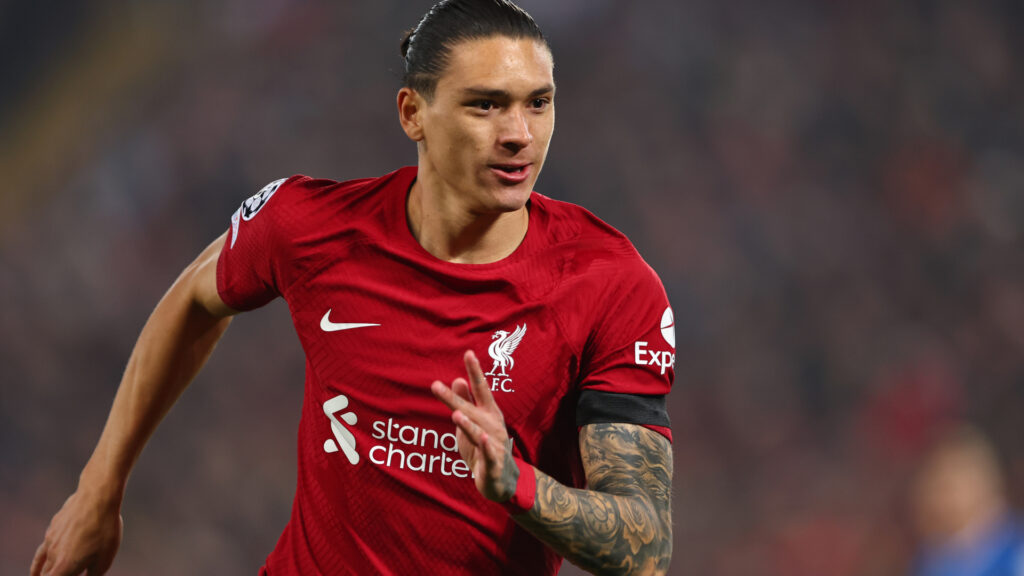 Darwin Nuñez Liverpool vs Rangers 10042022 (Robbie Jay Barratt - AMA/Getty Image)