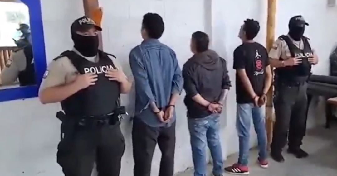 Policía captura a tres presuntos sicarios tras balacera en Salinas - TVC