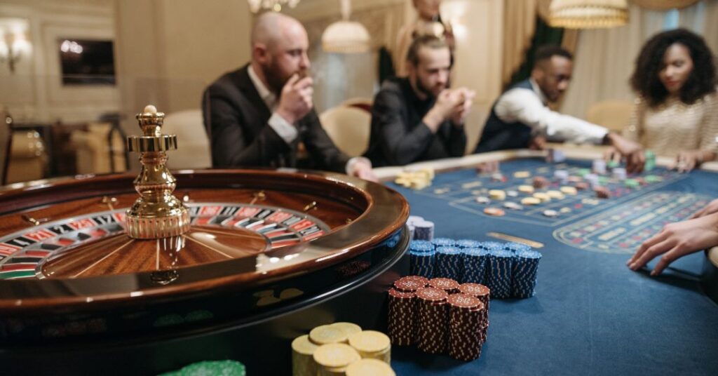 Noboa impulsa el retorno de casinos tras años de prohibición